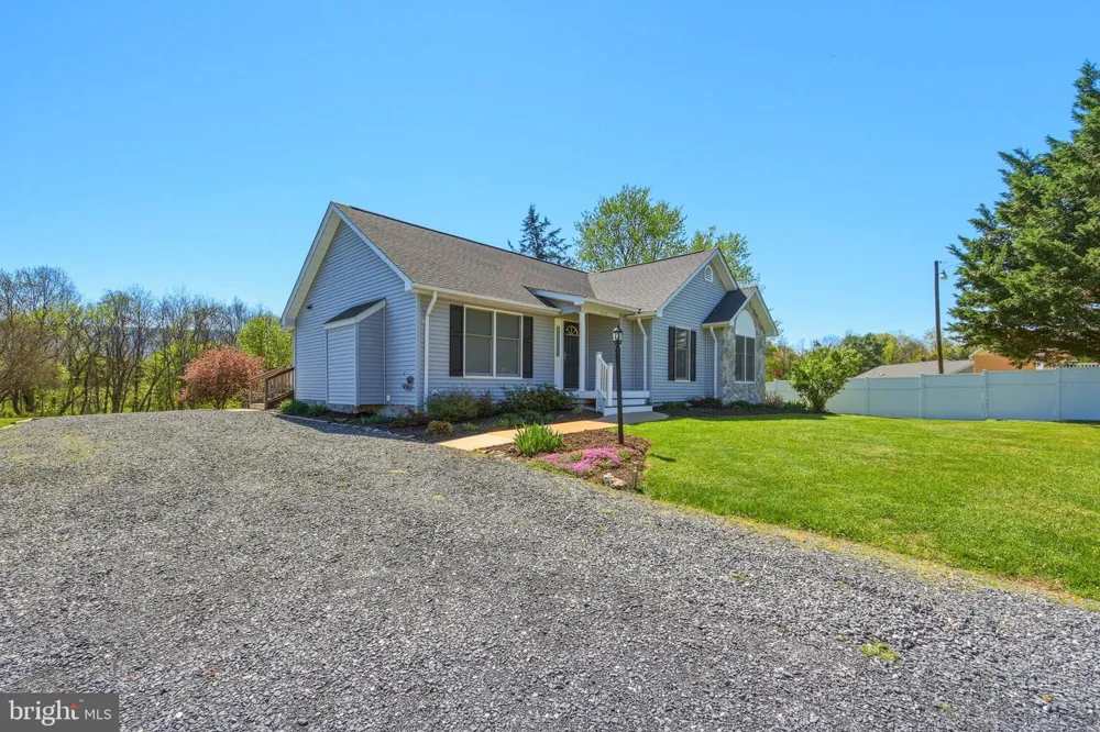 515 HOLLINGSWORTH ROAD Woodstock, VA 22664