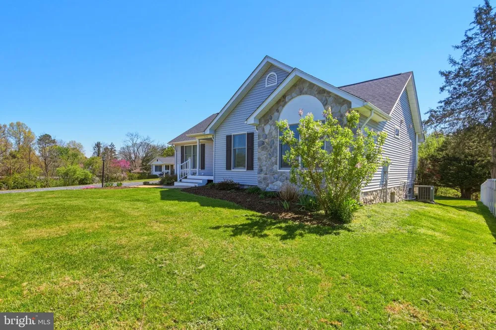 515 HOLLINGSWORTH ROAD Woodstock, VA 22664