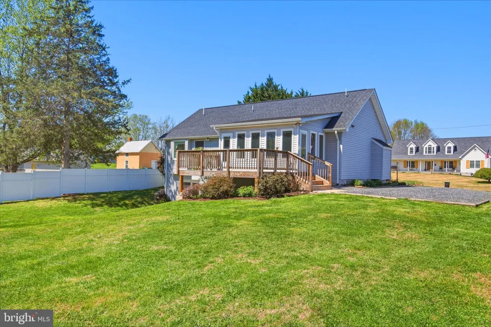 515 HOLLINGSWORTH ROAD Woodstock, VA 22664