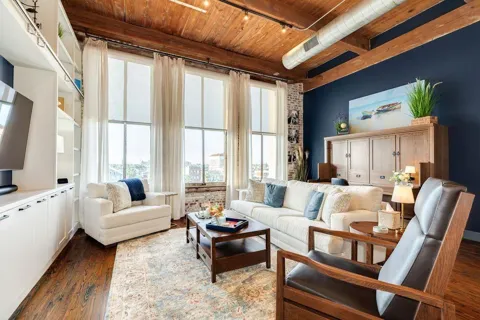 2400 Mechanic Street #402