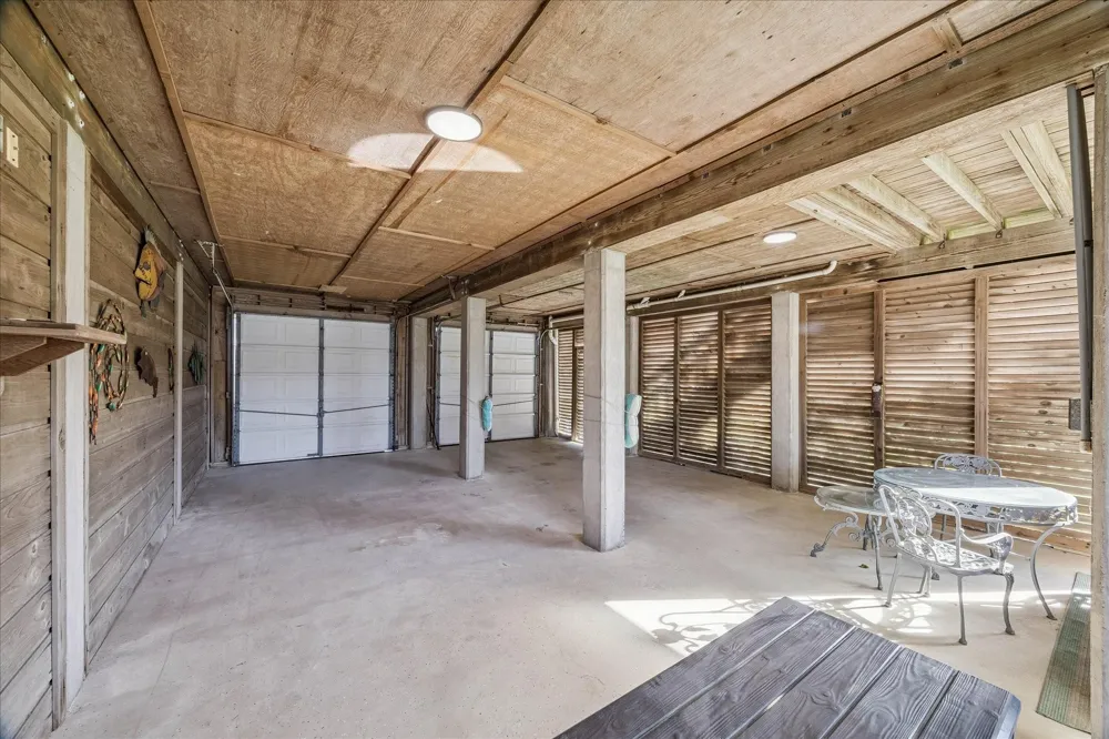 1007 Tiki Tiki Island, TX 77554