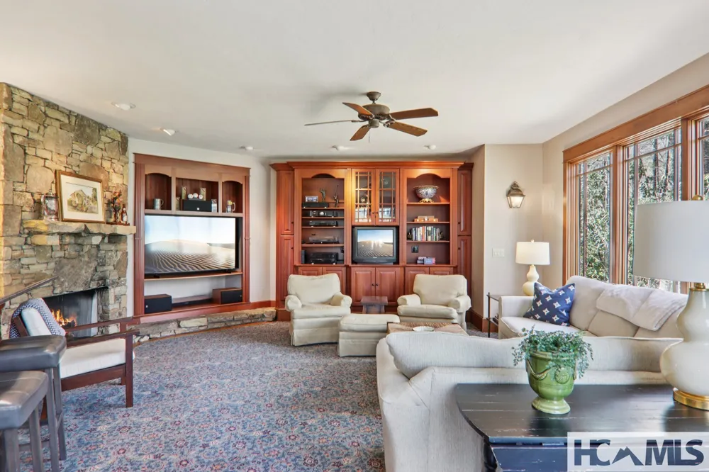 46 Mills Creek Drive Lake Toxaway, NC 28747