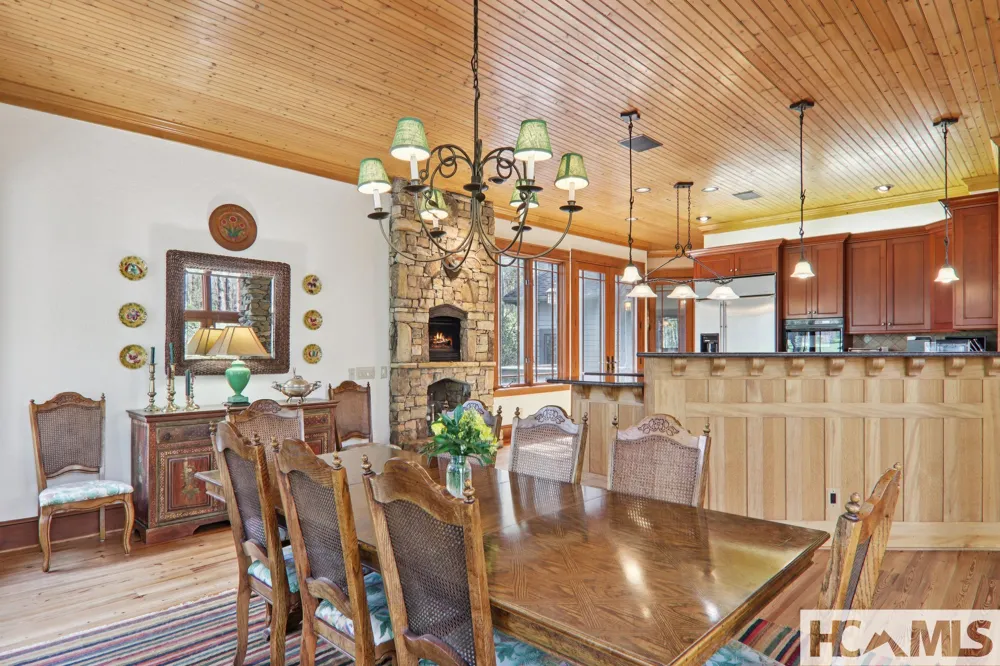 46 Mills Creek Drive Lake Toxaway, NC 28747