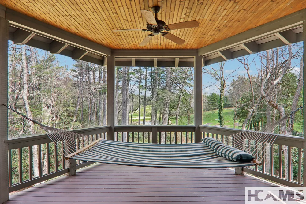 46 Mills Creek Drive Lake Toxaway, NC 28747