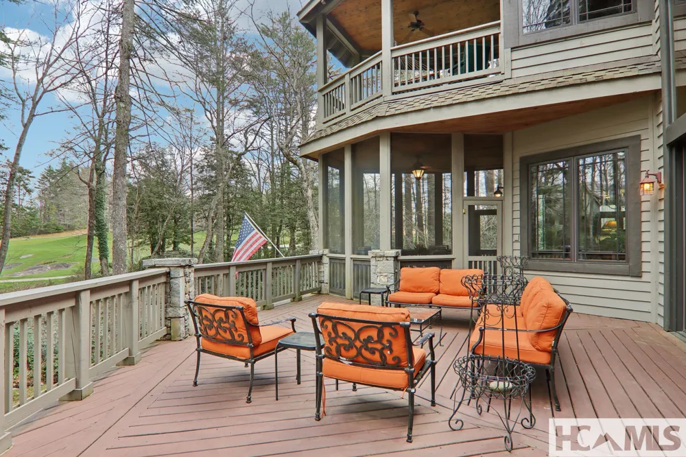 46 Mills Creek Drive Lake Toxaway, NC 28747
