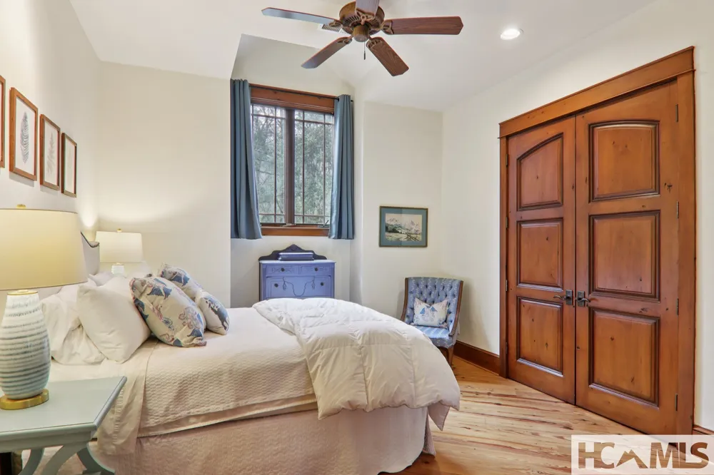 46 Mills Creek Drive Lake Toxaway, NC 28747