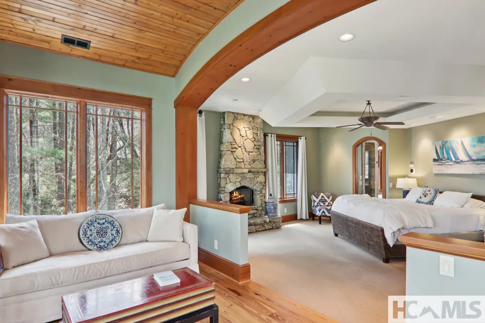 46 Mills Creek Drive Lake Toxaway, NC 28747