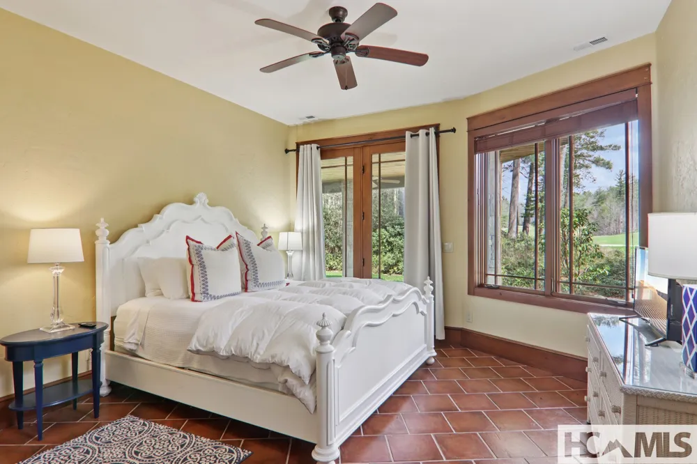46 Mills Creek Drive Lake Toxaway, NC 28747