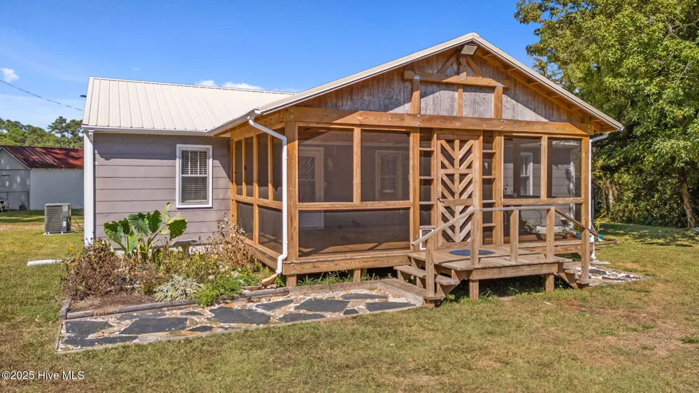 376 Shell Road Atlantic, NC 28511