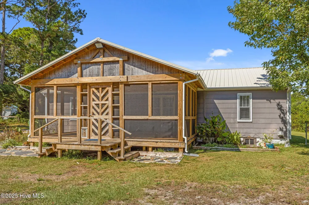 376 Shell Road Atlantic, NC 28511