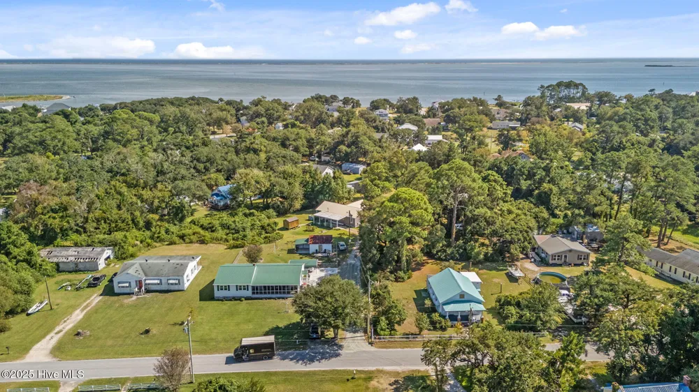 376 Shell Road Atlantic, NC 28511