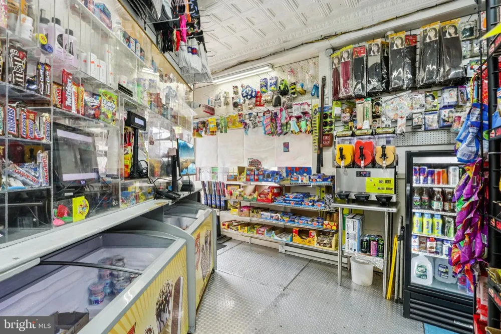 5977 OGONTZ AVENUE Philadelphia, PA 19141