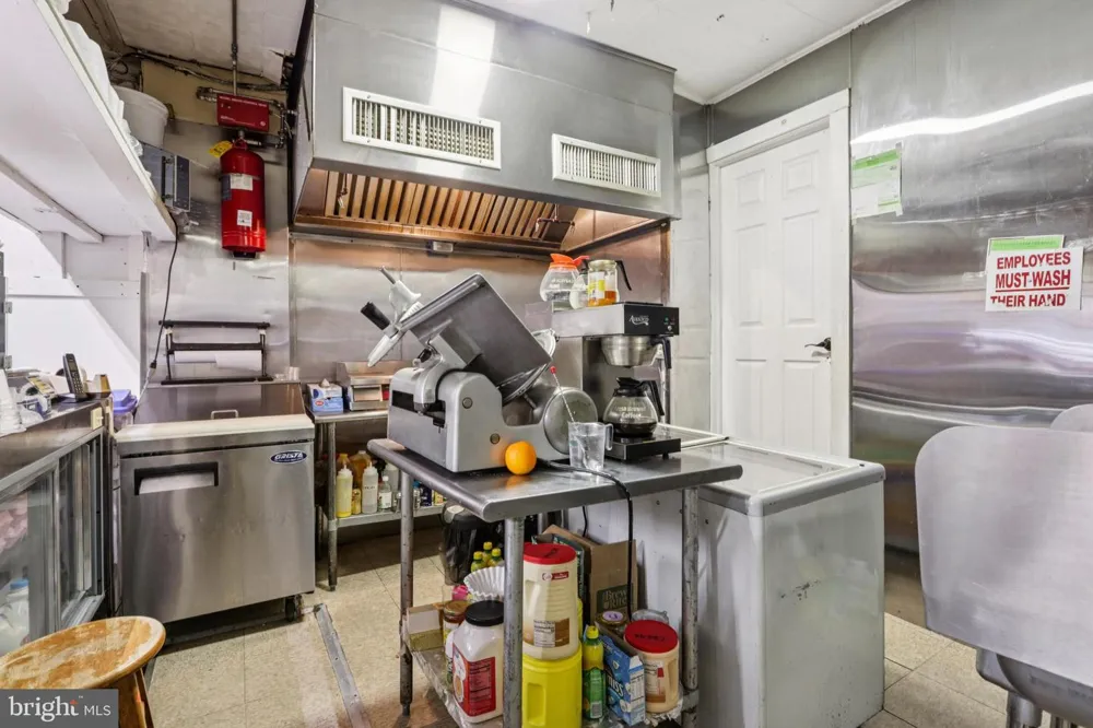 5977 OGONTZ AVENUE Philadelphia, PA 19141