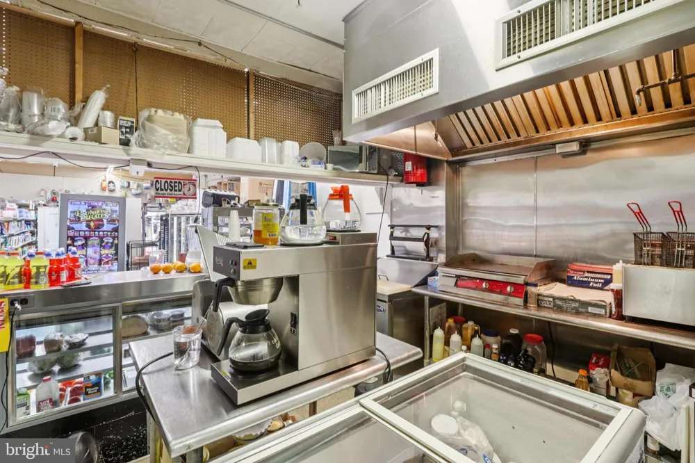 5977 OGONTZ AVENUE Philadelphia, PA 19141