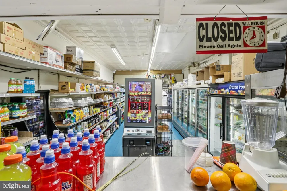 5977 OGONTZ AVENUE Philadelphia, PA 19141