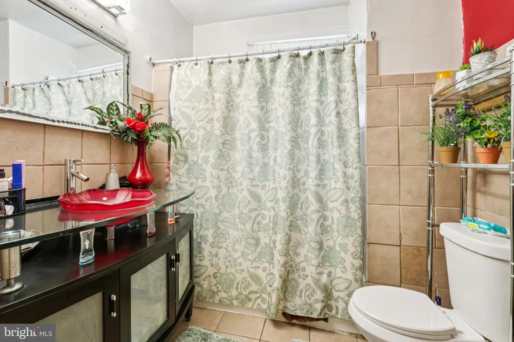 5977 OGONTZ AVENUE Philadelphia, PA 19141