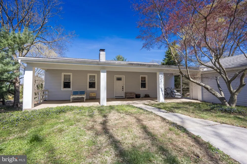 820 SHARPLESS ROAD Hockessin, DE 19707