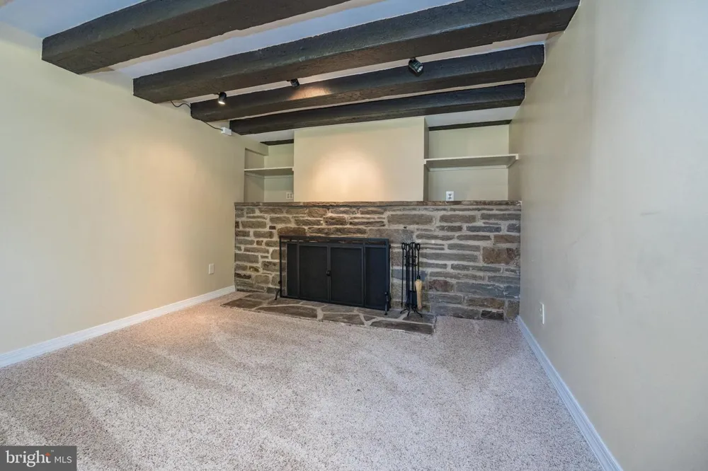 820 SHARPLESS ROAD Hockessin, DE 19707