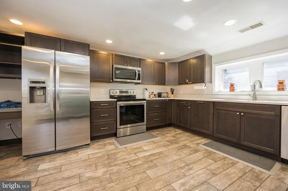 820 SHARPLESS ROAD Hockessin, DE 19707