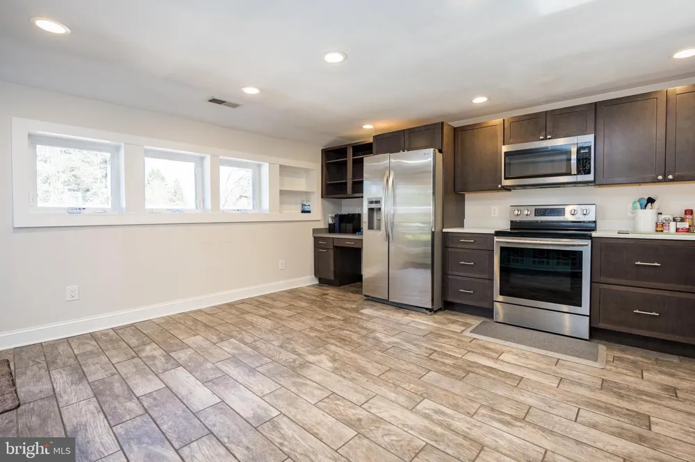 820 SHARPLESS ROAD Hockessin, DE 19707