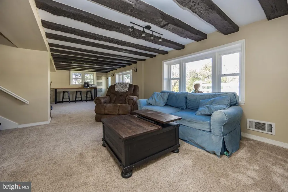 820 SHARPLESS ROAD Hockessin, DE 19707