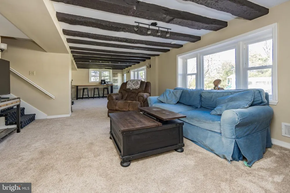820 SHARPLESS ROAD Hockessin, DE 19707