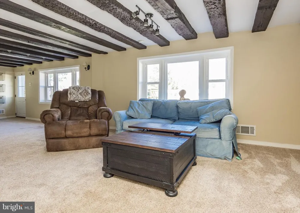 820 SHARPLESS ROAD Hockessin, DE 19707