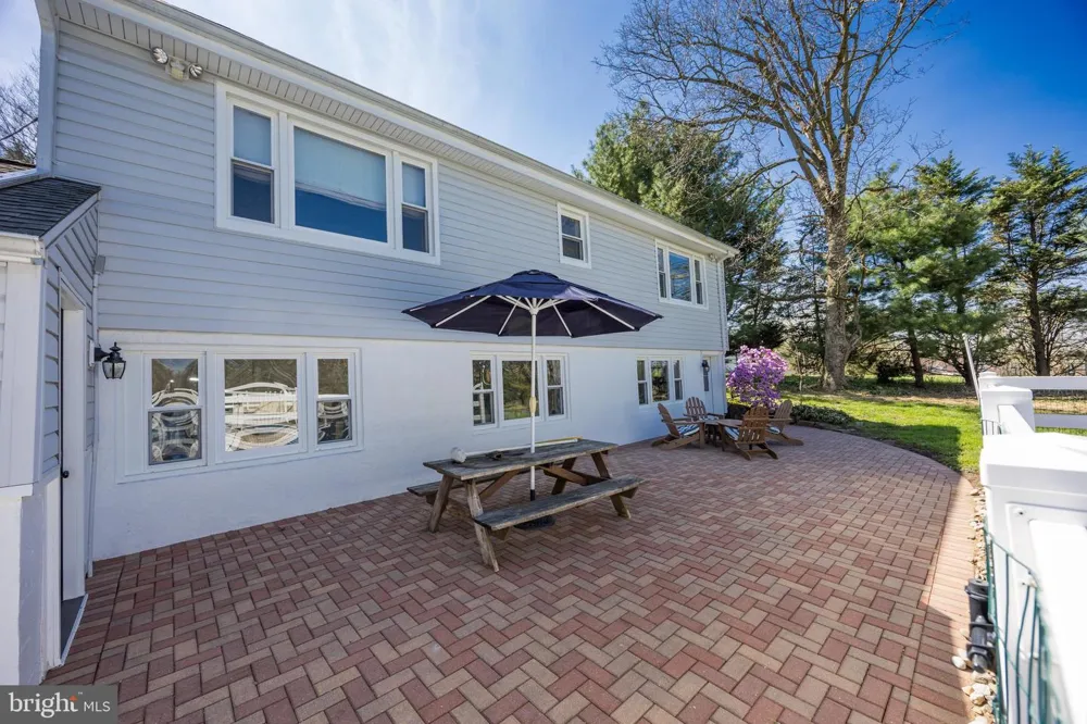 820 SHARPLESS ROAD Hockessin, DE 19707