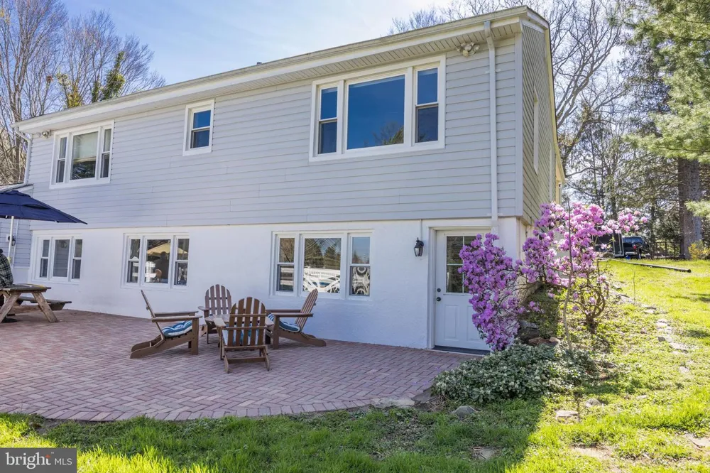 820 SHARPLESS ROAD Hockessin, DE 19707