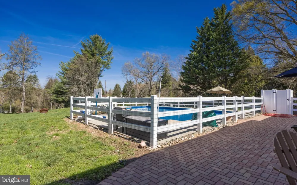820 SHARPLESS ROAD Hockessin, DE 19707