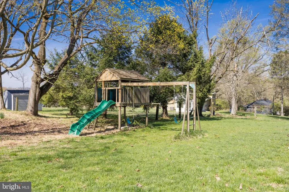 820 SHARPLESS ROAD Hockessin, DE 19707