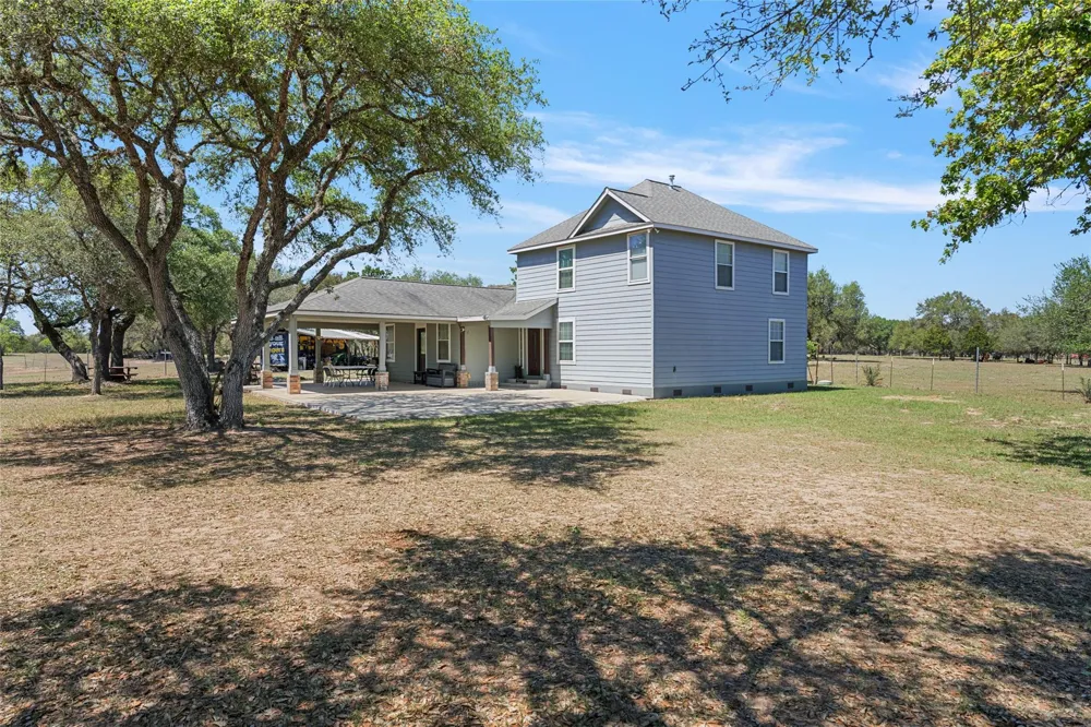 825 County Road 119 Hallettsville, TX 77964