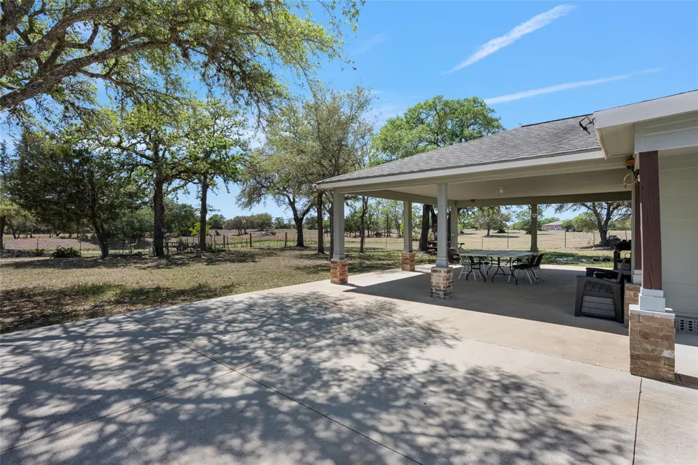 825 County Road 119 Hallettsville, TX 77964