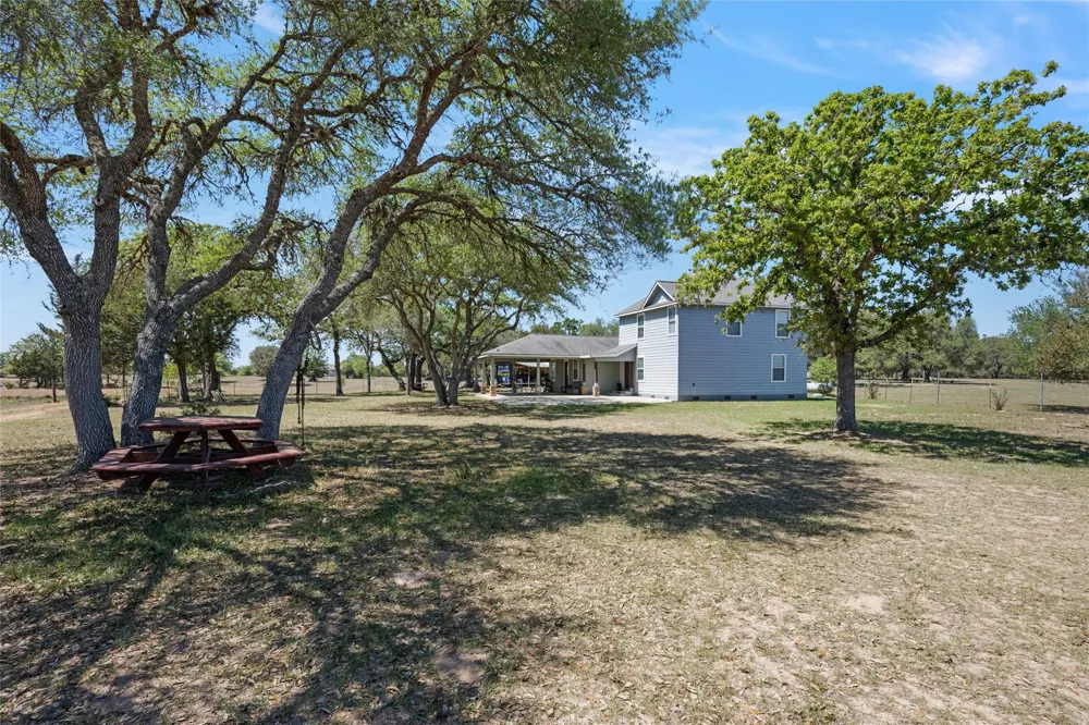 825 County Road 119 Hallettsville, TX 77964