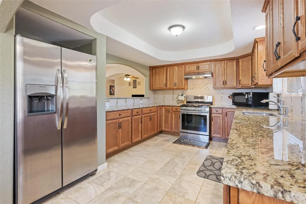 825 County Road 119 Hallettsville, TX 77964