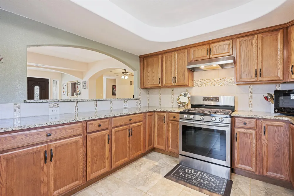 825 County Road 119 Hallettsville, TX 77964
