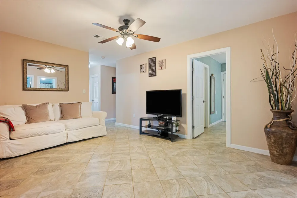 825 County Road 119 Hallettsville, TX 77964