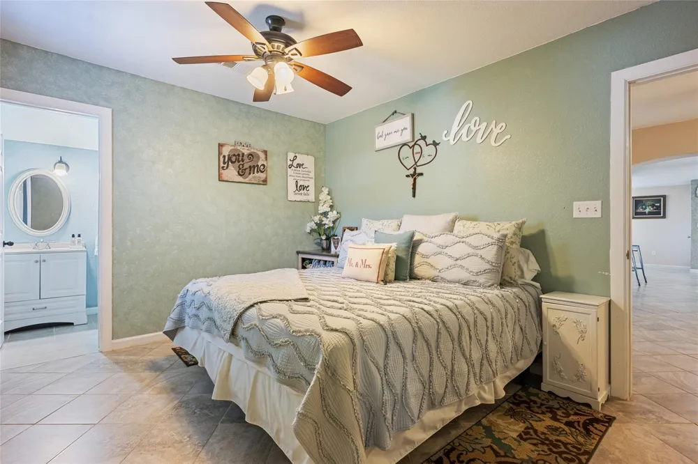 825 County Road 119 Hallettsville, TX 77964