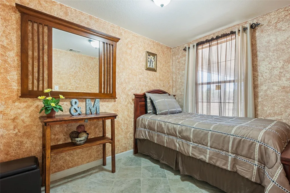 825 County Road 119 Hallettsville, TX 77964