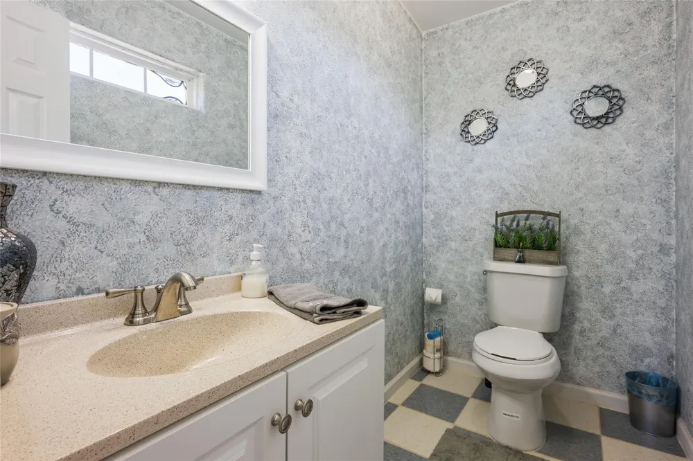 825 County Road 119 Hallettsville, TX 77964
