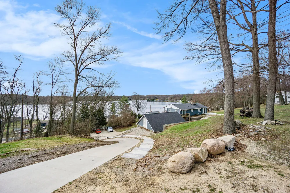 12349 Sherman Lake Drive Augusta, MI 49012
