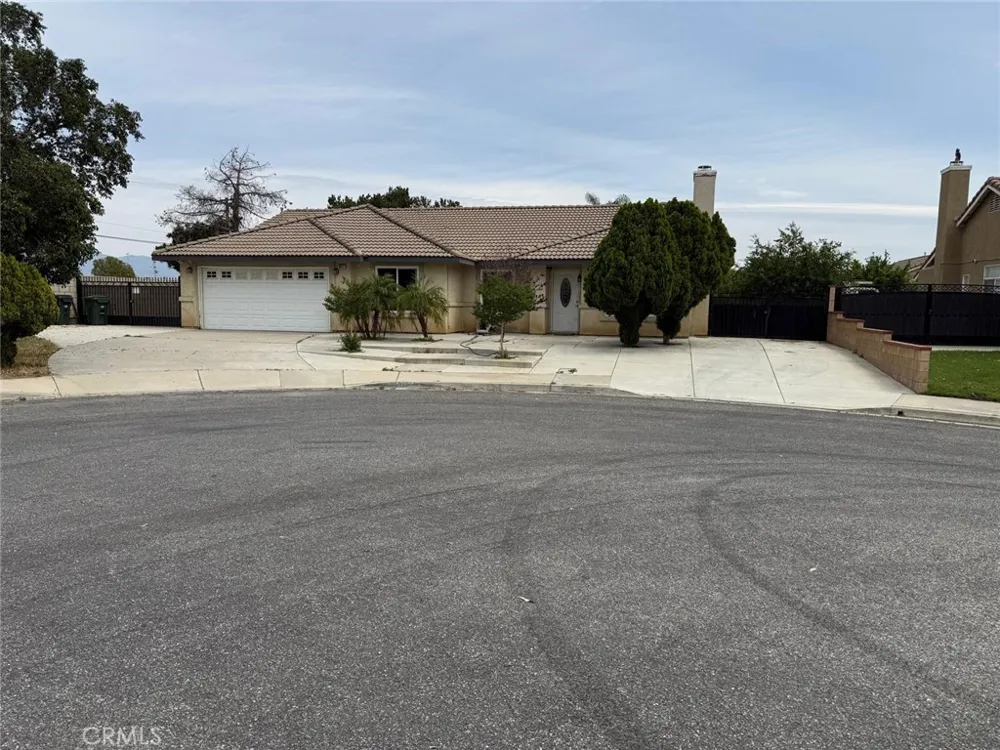 10517 Dream Street Bloomington, CA 92316