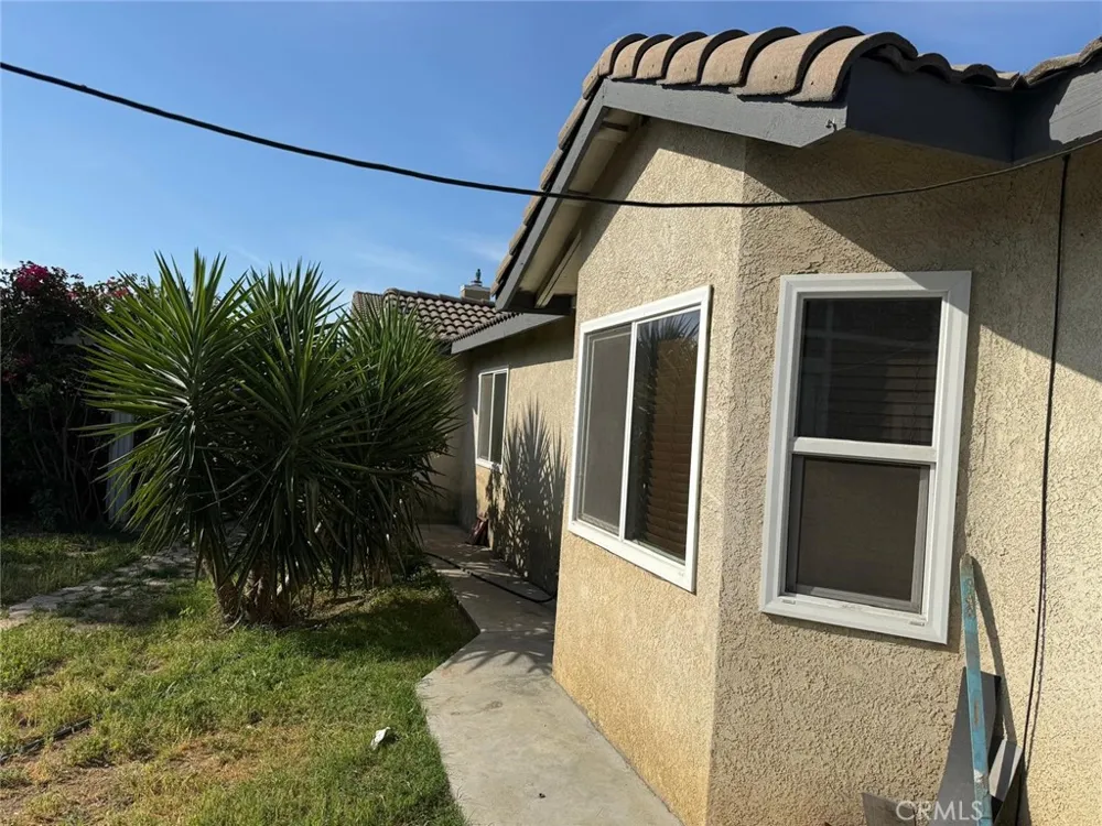 10517 Dream Street Bloomington, CA 92316