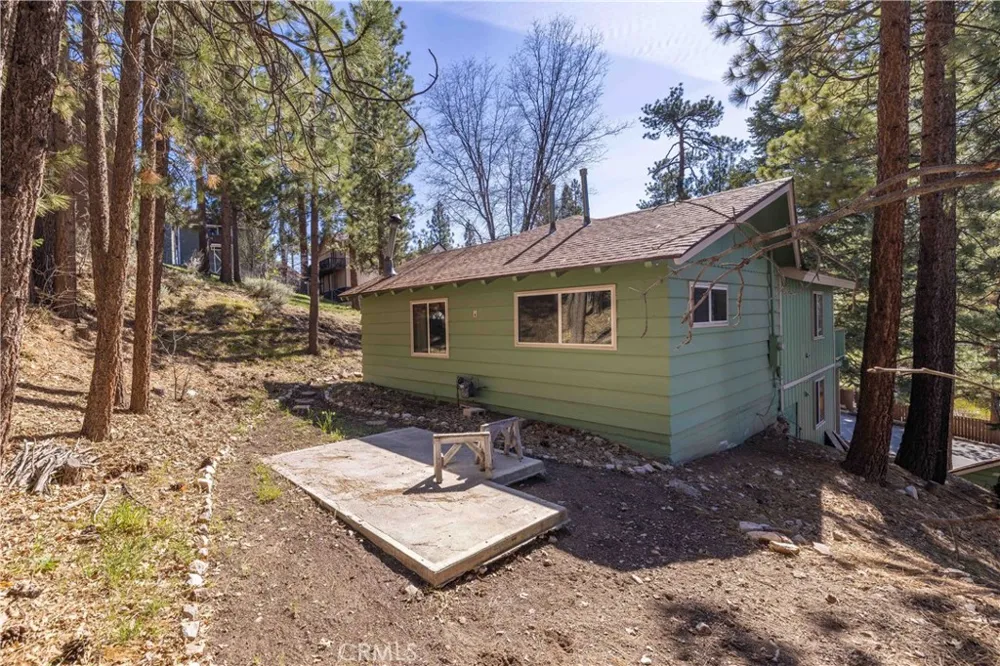1109 Brookside Fawnskin, CA 92333