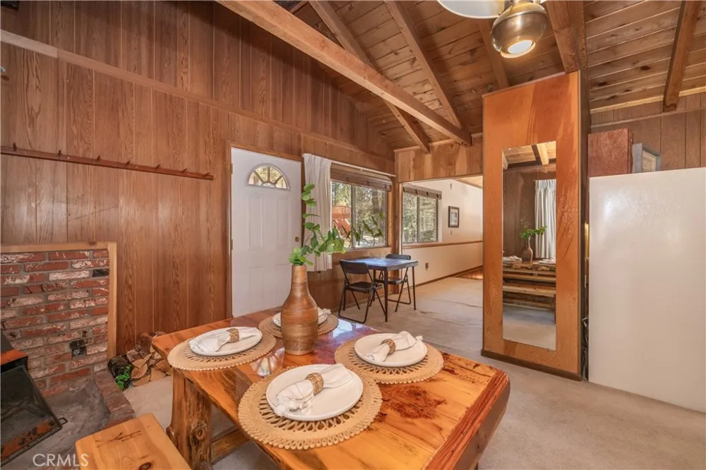 1109 Brookside Fawnskin, CA 92333
