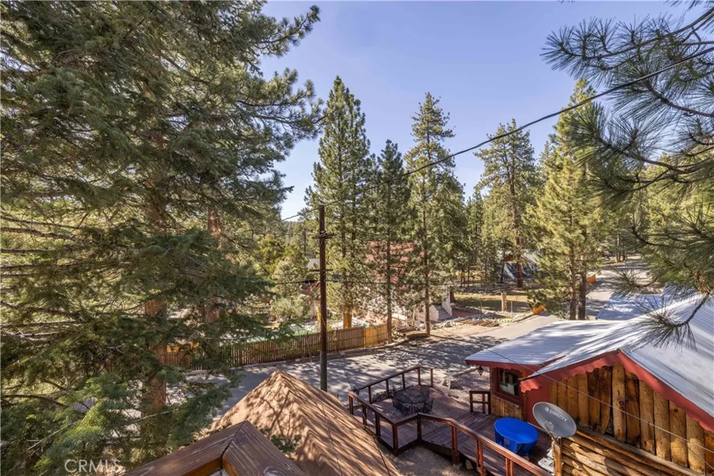 1109 Brookside Fawnskin, CA 92333