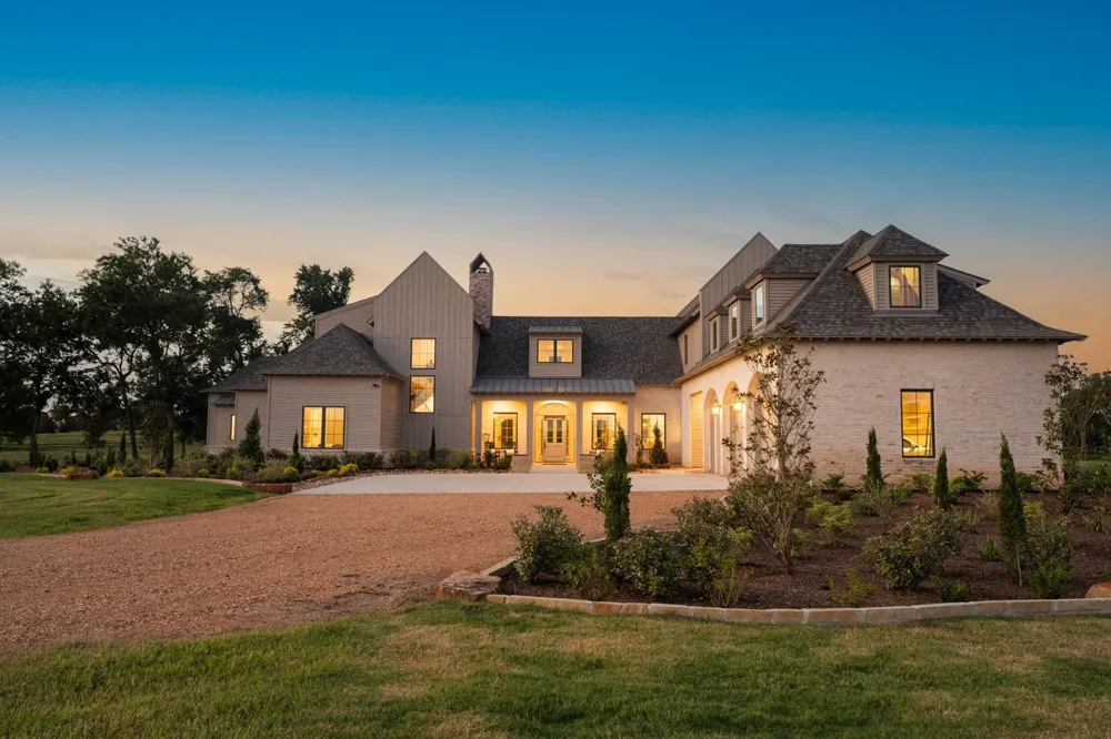 404 Blackberry Lane Washington, TX 77880