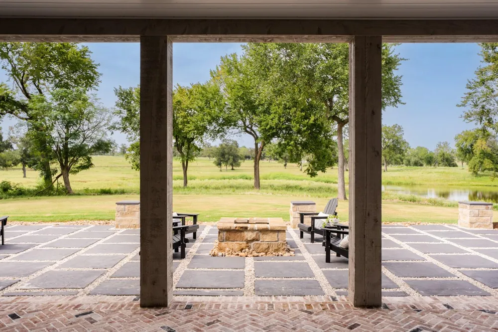 404 Blackberry Lane Washington, TX 77880