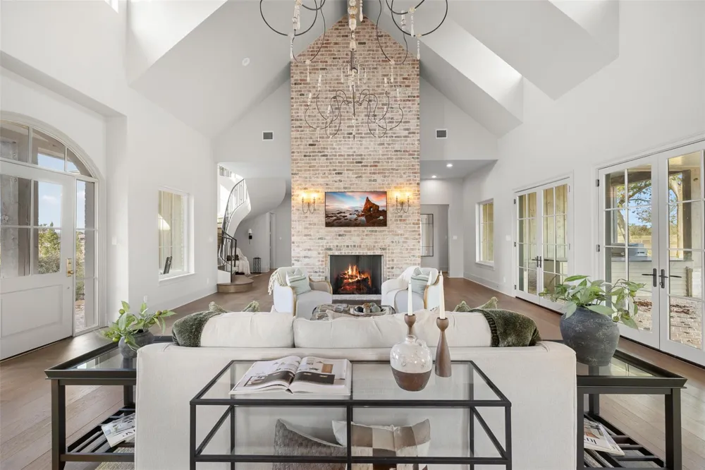 404 Blackberry Lane Washington, TX 77880