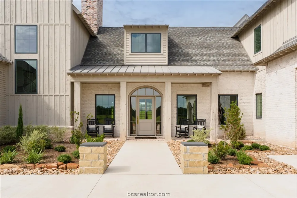 404 Blackberry Lane Washington, TX 77880